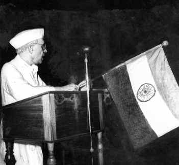 Watch Historic Tryst With Destiny Speech Of Jawaharlal Nehru On August ...